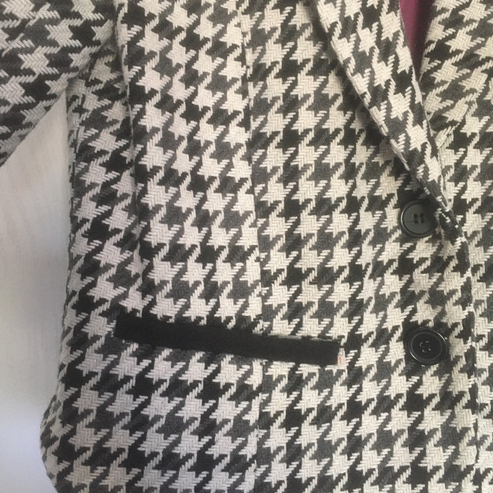 Blazer - Picture 2 of 3